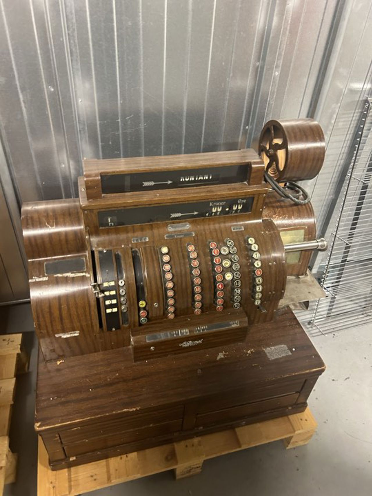 Historiske kassaapparat.