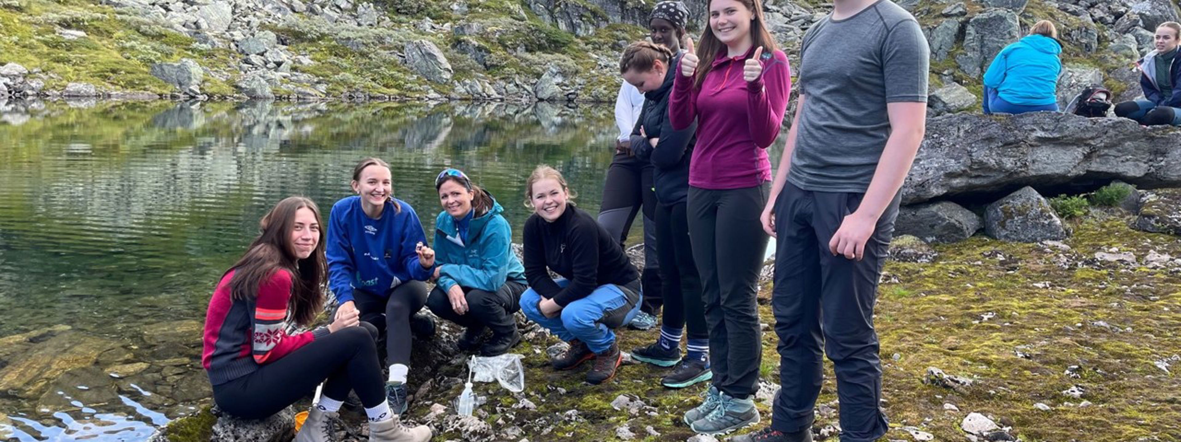 Vassprøvetaking ved eit fjellvatn