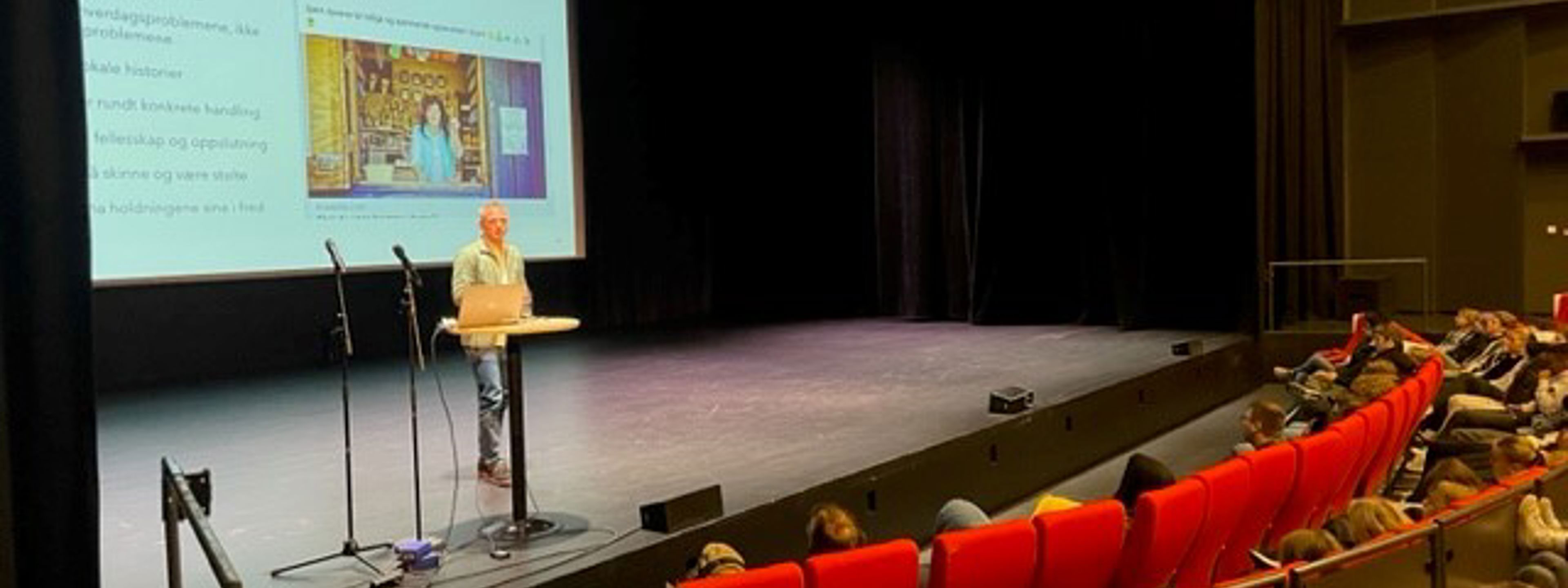 Frå foredrag i plenum i operasalen
