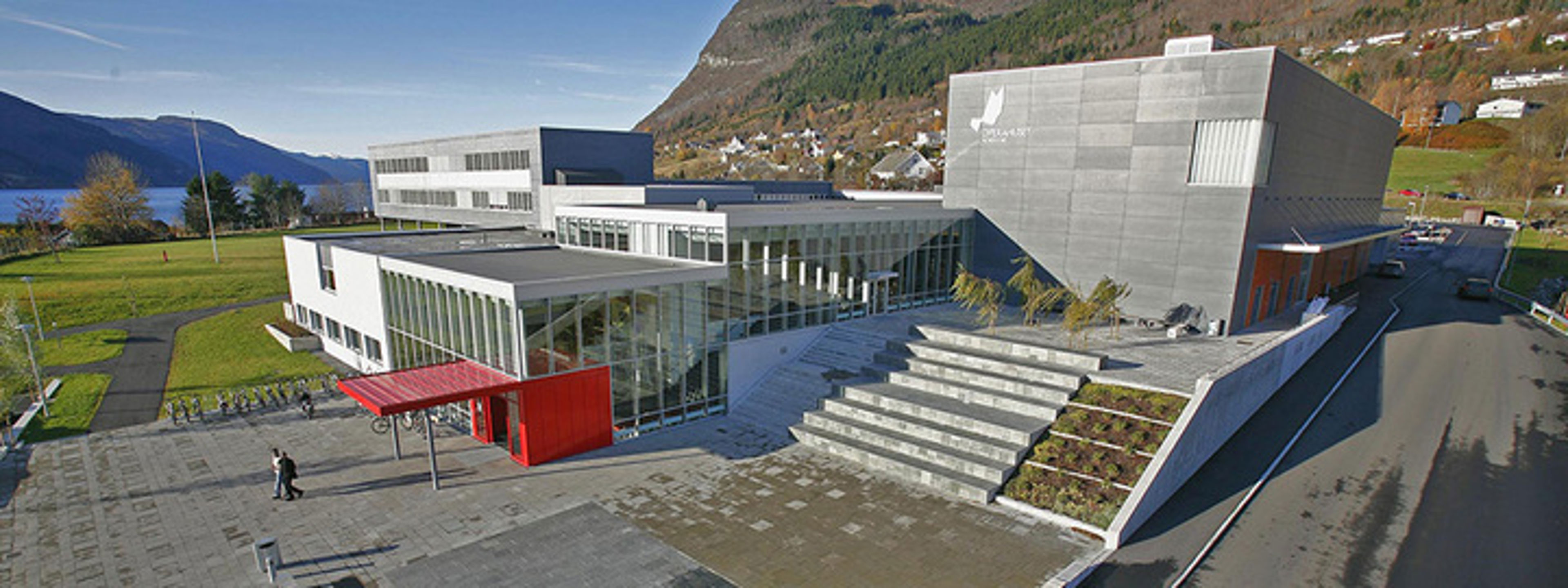 Eid vgs og Operahuset Nordfjord